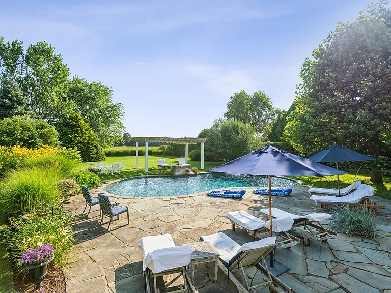 31 Fairbanks Ct — Photo 18