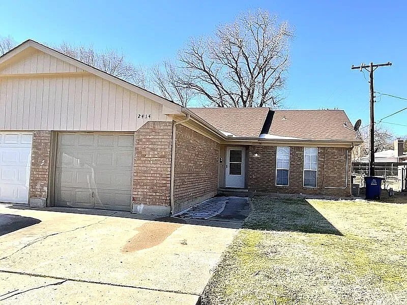 2 bed, 1.5 bath, 1100 sqft, $1,250 — Photo 1