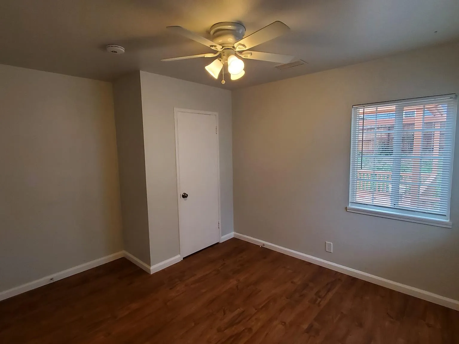 4826 Heyer Ave — Photo 2