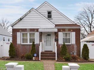 190 Belmont Ave, Elmont, NY 11003