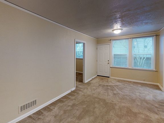 5th image of 7326 SE Milwaukie Ave APT 9