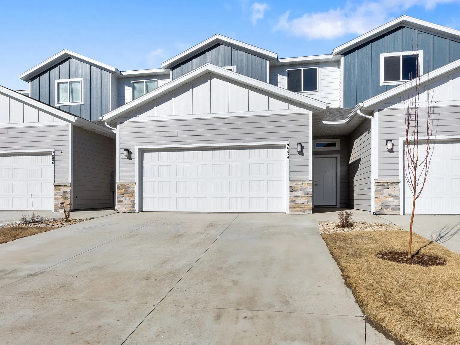 3 bed, 2.5 bath, 1528 sqft, $1,950 — Photo 1