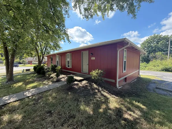 207 Wheaton Ct, Columbia, MO 65203