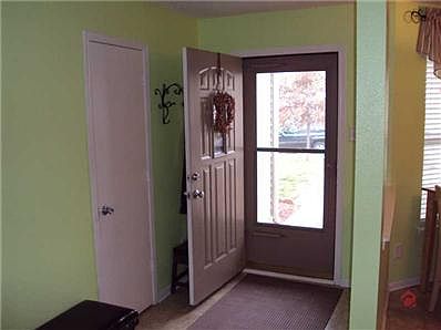3rd image of 128 Parkview Dr
