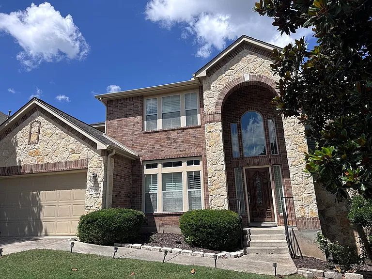 8707 Roswell Rdg — Photo 1