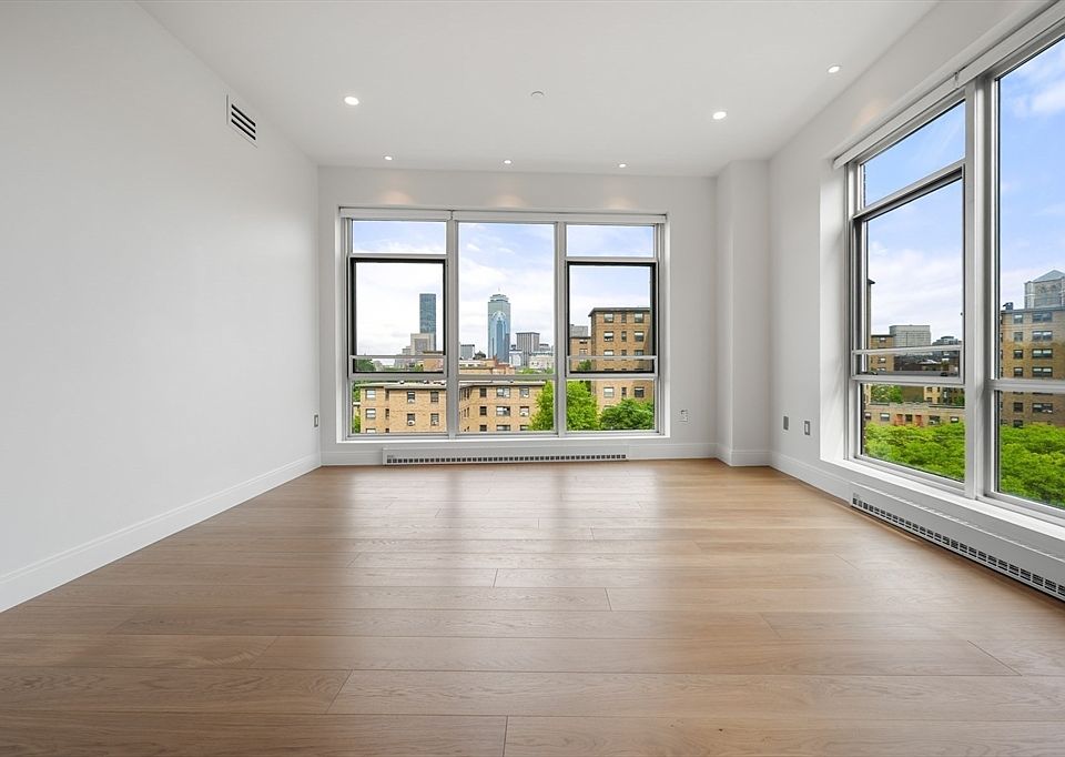 1st image of 700 Harrison Ave Unit 610