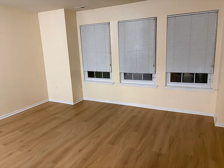 43 Chelmsford Ct — Photo 24
