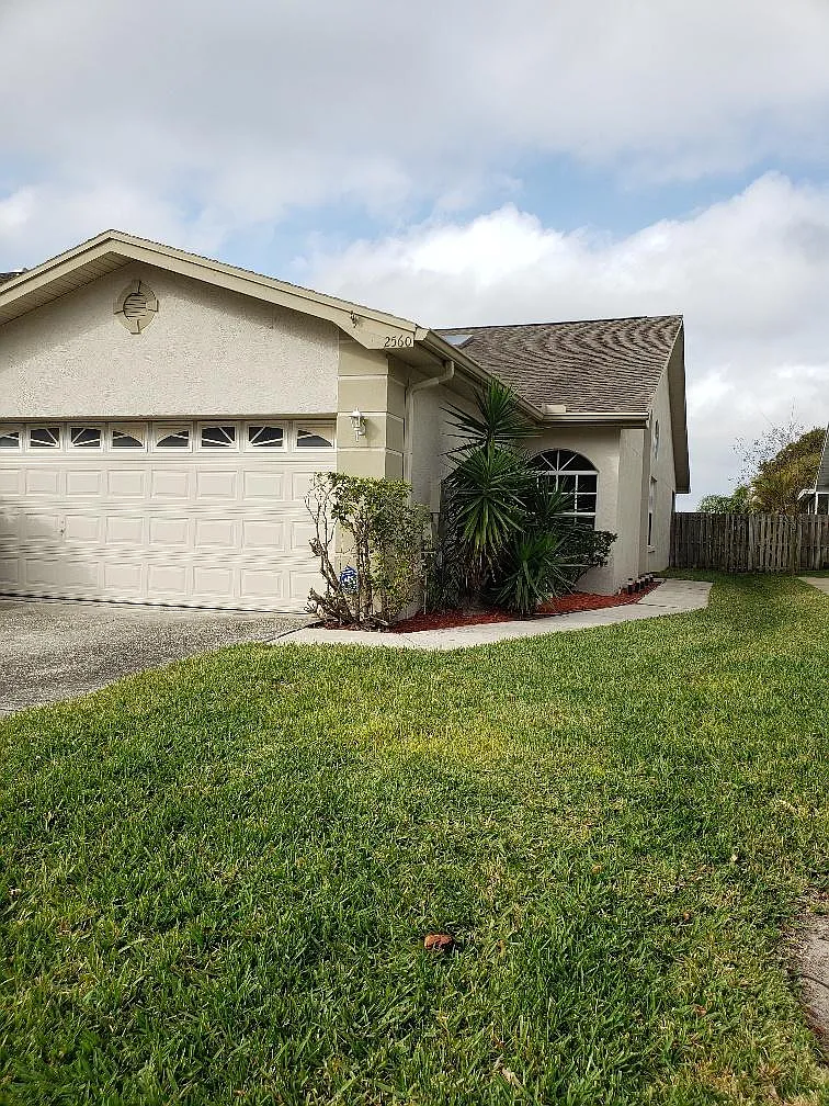 2560 Northfield Ln — Photo 1