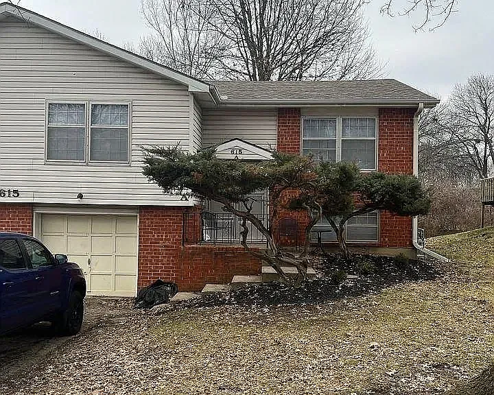 616 NE Lynn St #B — Photo 1