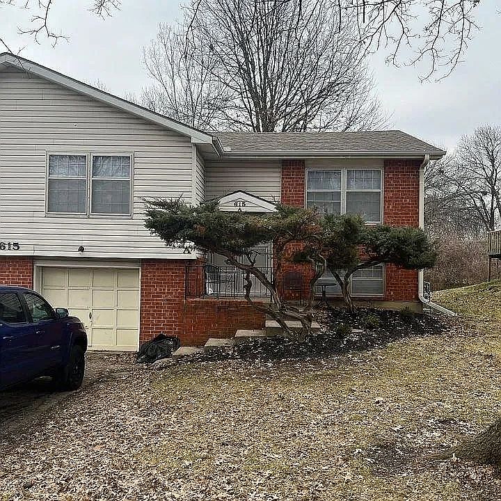 1st image of 616 NE Lynn St #B
