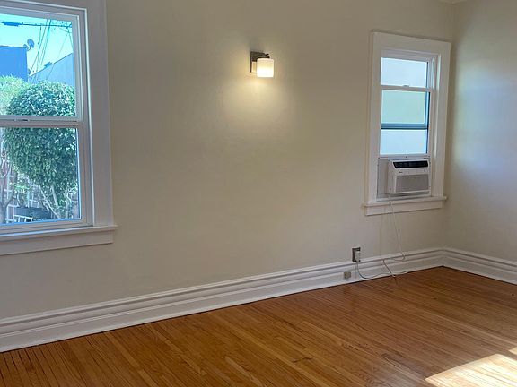 5th image of 516 N Genesee Ave