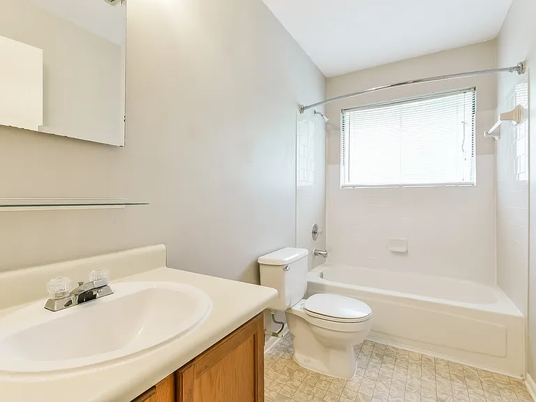 38 Camberwell Ct — Photo 16