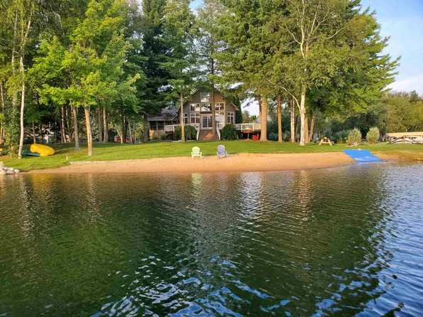 2107 Middle Haven Dr, Gladwin, MI 48624