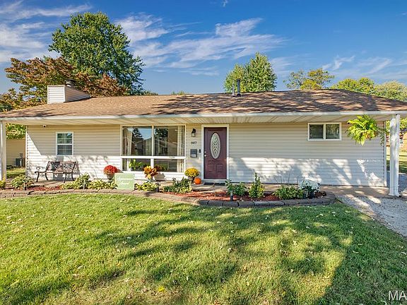 5th image of 807 Amherst Dr