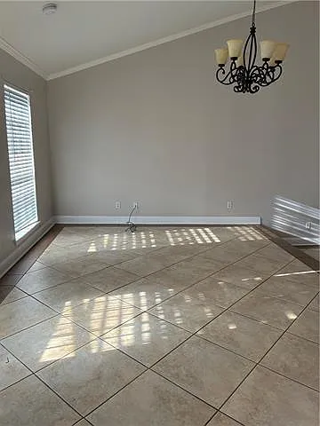 3 bed, 2.5 bath, 2100 sqft, $1,880 — Photo 2