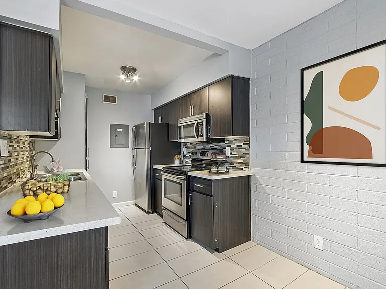 Urban Connected Apartments — Photo 37