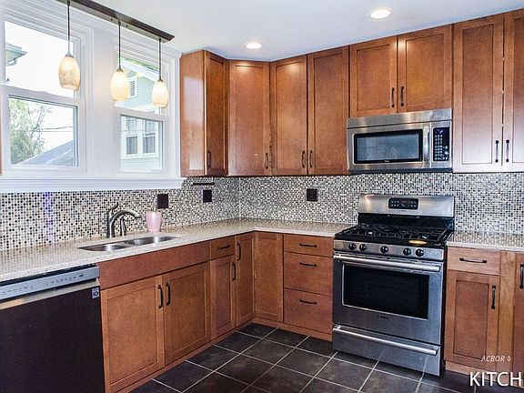 5th image of 49 Sunnyside Dr