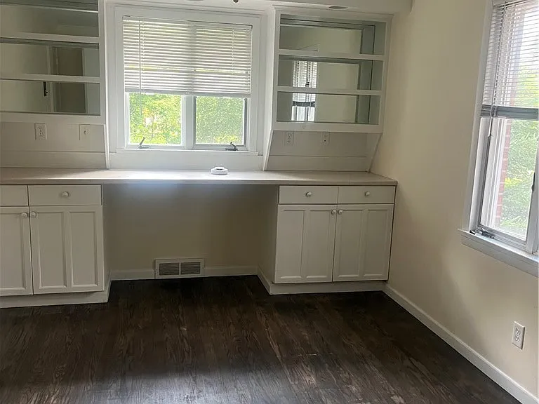 605 Crawford Ave — Photo 4