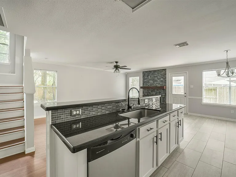 11 Verbena Bend Pl — Photo 10