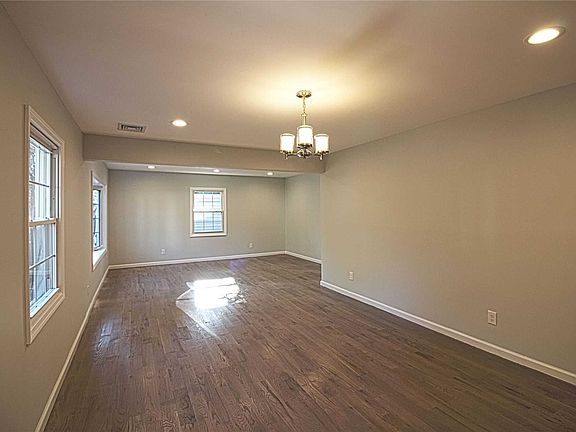 5th image of 85 Maplewood Dr