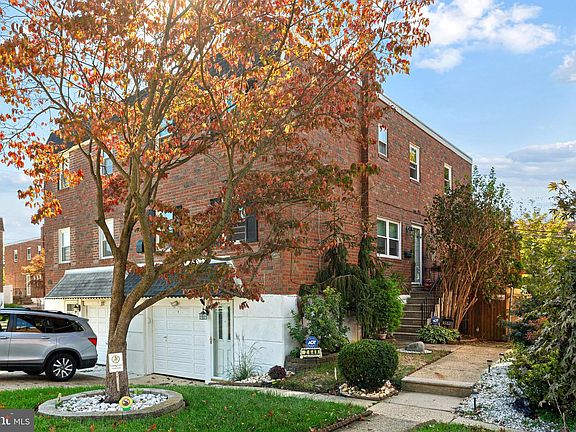 2nd image of 2648 Maxwell St