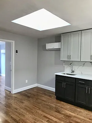 Rented by Aron Fried, LREB | media 21