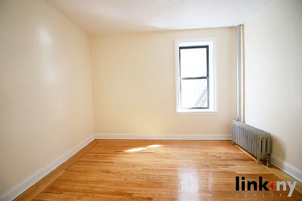 Rented by Link NY Realty | media 14