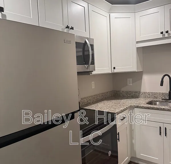 81 Martin Ave SE #B — Photo 5