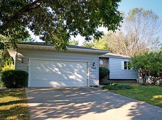 2320 Red Oak Dr, Ames, IA 50014
