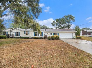 906 Monona Dr, Ludington, MI 49431