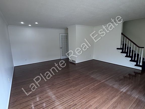 4th image of 4042 Newcastle Dr #4042