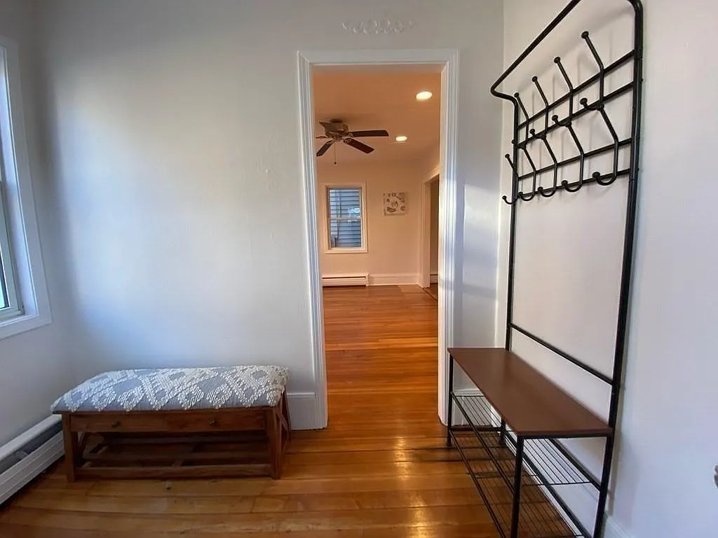 2 bed, 615 sqft, $2,400 — Photo 2