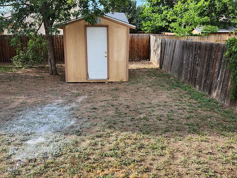 1007 Village Dr — Photo 4