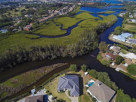 3rd image of 609 Colonial Bay Dr