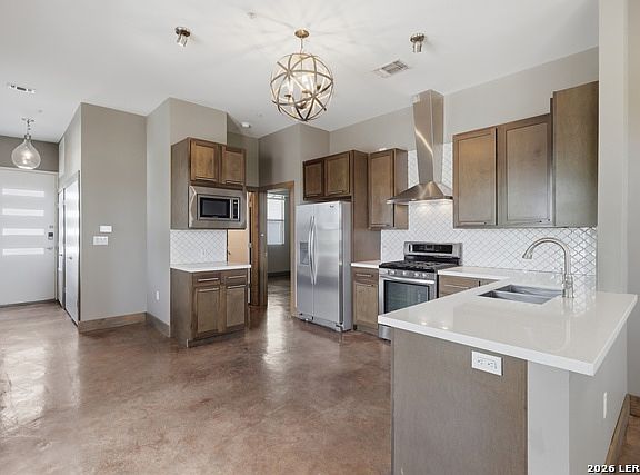 3rd image of 1542 N Alamo St Unit 201