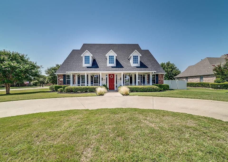 1st image of 665 Brookcrest Ct