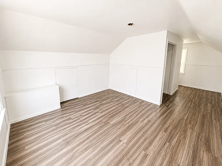 19152 Grandville Ave — Photo 13