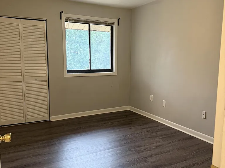 140 Royal Oak Dr #I — Photo 13