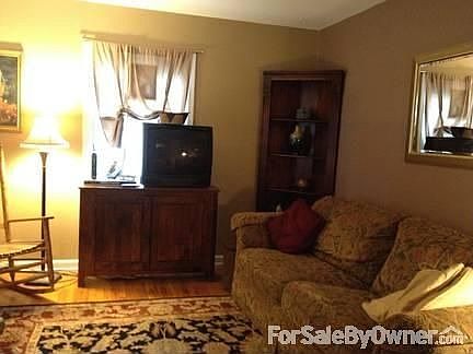 2nd image of 15 Brooks Pl