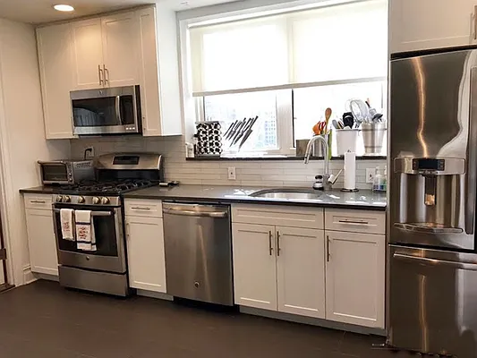 Rented by Compass | media 24