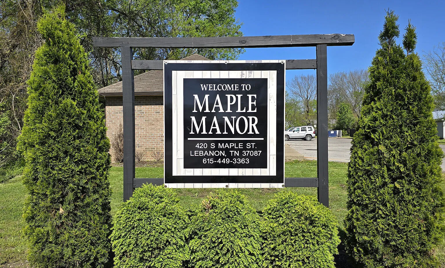 Maple Manor Apartments — Photo 3