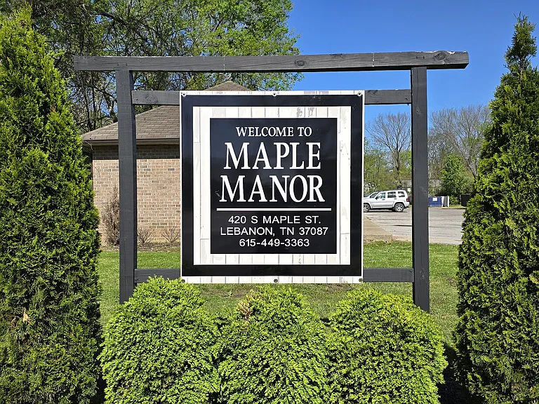 420 S Maple St — Photo 3