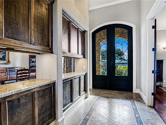 3rd image of 2200 Canonero Dr