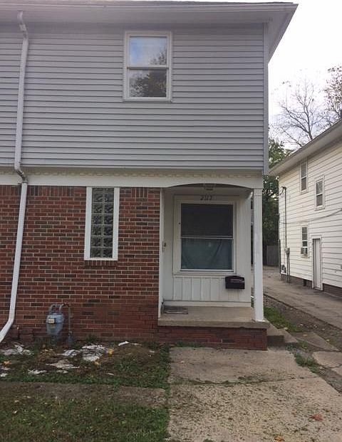 2nd image of 2117 Wyndhurst Rd
