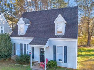 911 Madden Bridge Rd, Central, SC 29630