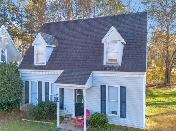 911 Madden Bridge Rd, Central, SC 29630