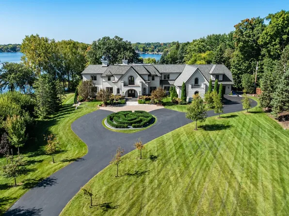 1535 Bohns Point Rd, Wayzata, MN 55391