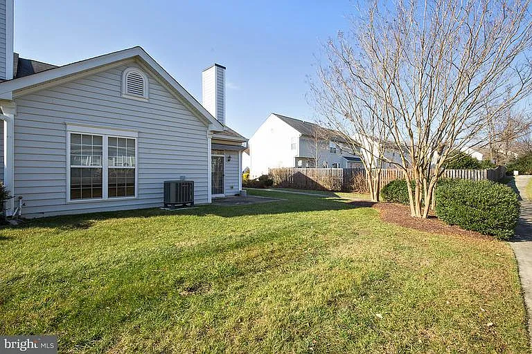 222 Williamsburg Cir photo 1