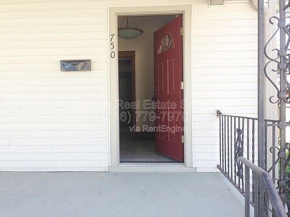 5th image of 750 Watkins St SE