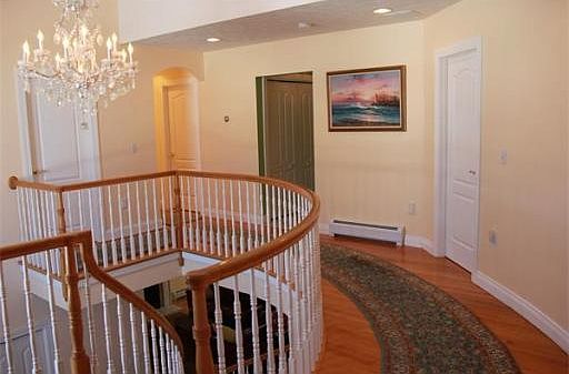 4th image of 9 Rosecliff Dr